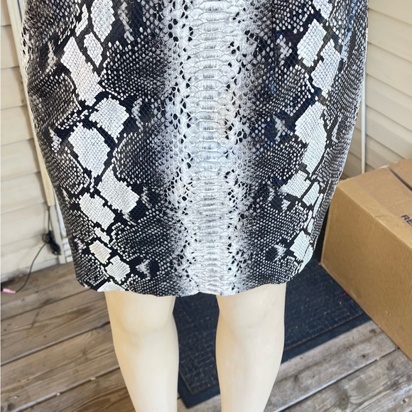 Grey Faux Leather Skirt - Picture 5 of 7